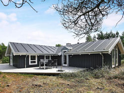 Four-Bedroom Holiday home in Ålbæk 6