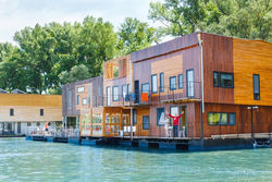 ArkaBarka 2- Floating Dream Apartments