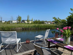 Ferienpark Vislust Ferienhaus Balu mit eigenem Steiger zum angeln Ijsselmeer Niederlande