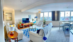 Scarborough-Penthouse, with private balcony, lift and parking