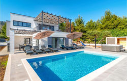 Beautiful home in Orebic w/ Outdoor swimming pool, Heated swimming pool and 4 Bedrooms