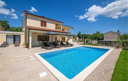 Amazing home in Labin with Outdoor swimming pool, WiFi and 2 Bedrooms