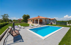 Awesome home in Labin with Outdoor swimming pool, WiFi and 2 Bedrooms